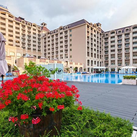 Melia Grand Hermitage All Inclusive Aranyhomok Kültér fotó The hotel's swimming pool