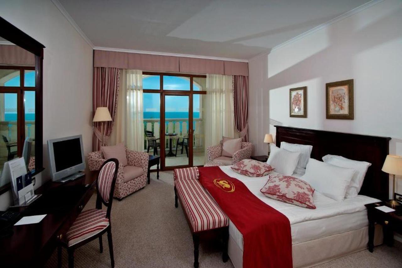 Melia Grand Hermitage All Inclusive Aranyhomok Szoba fotó A room at the hotel