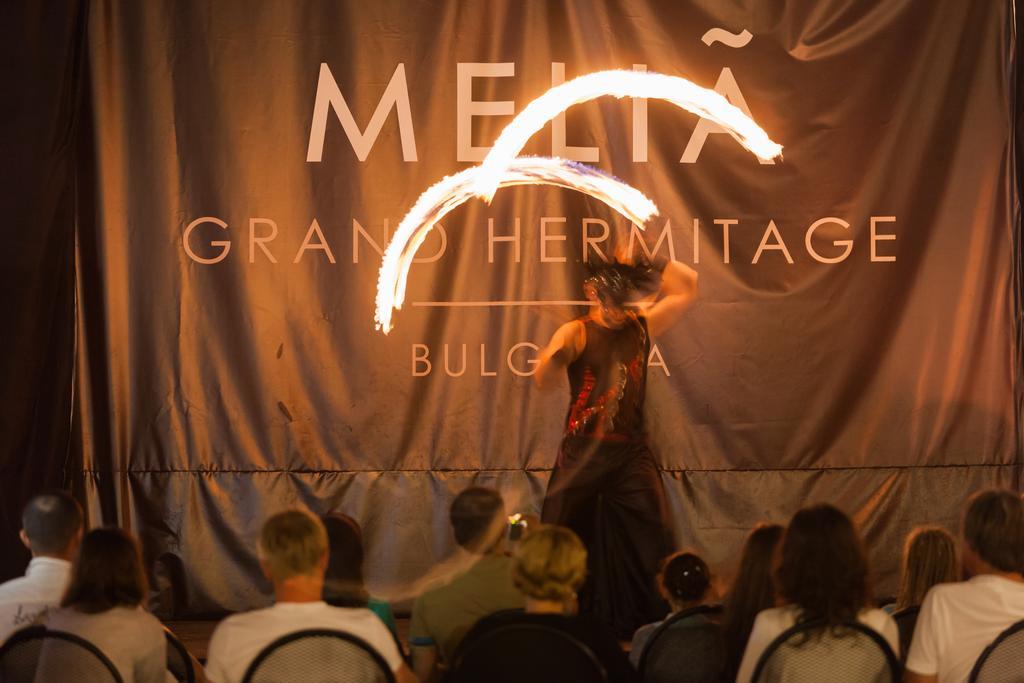 Melia Grand Hermitage All Inclusive Aranyhomok Kültér fotó The stage of the Grand Hermitage