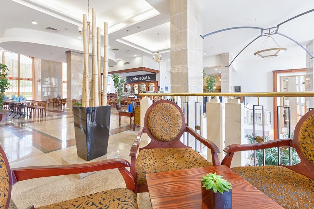 Melia Grand Hermitage All Inclusive Aranyhomok Kültér fotó The lobby of the hotel