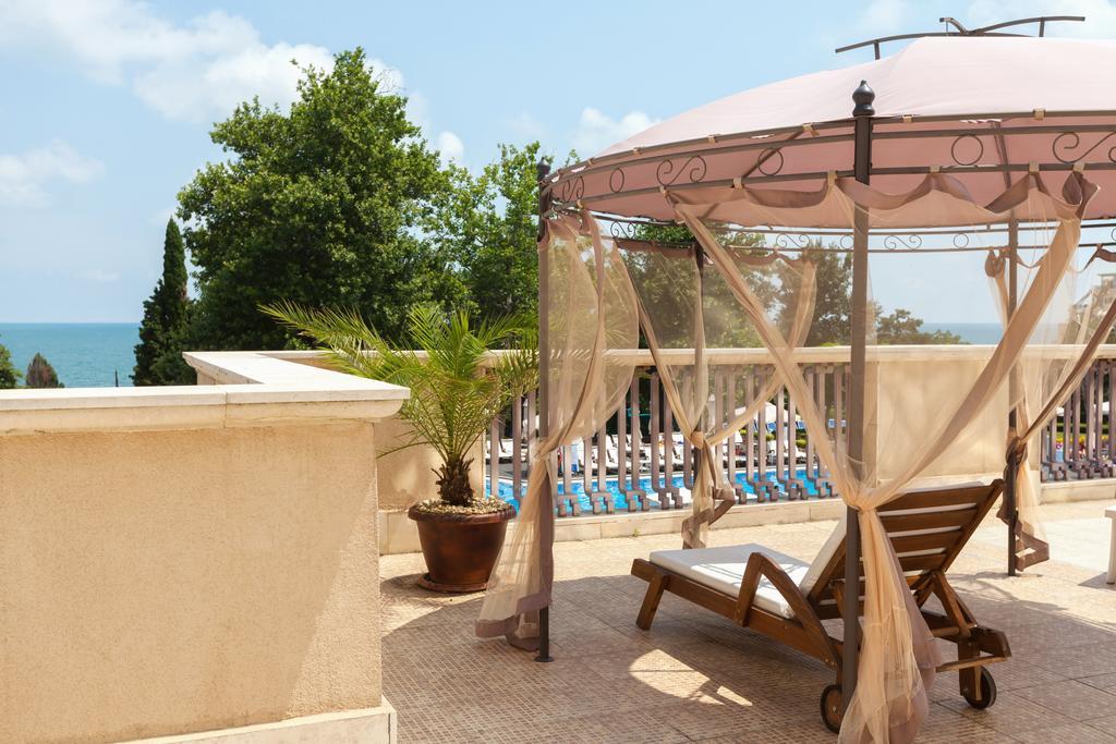 Melia Grand Hermitage All Inclusive Aranyhomok Kültér fotó The hotel's rooftop