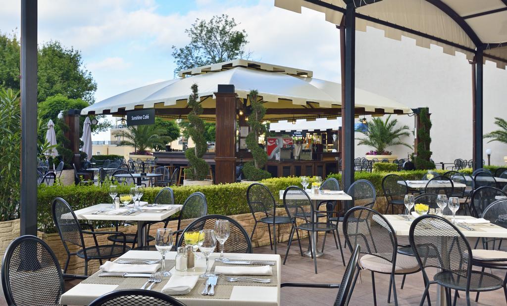 Melia Grand Hermitage All Inclusive Aranyhomok Kültér fotó The restaurant's terrace