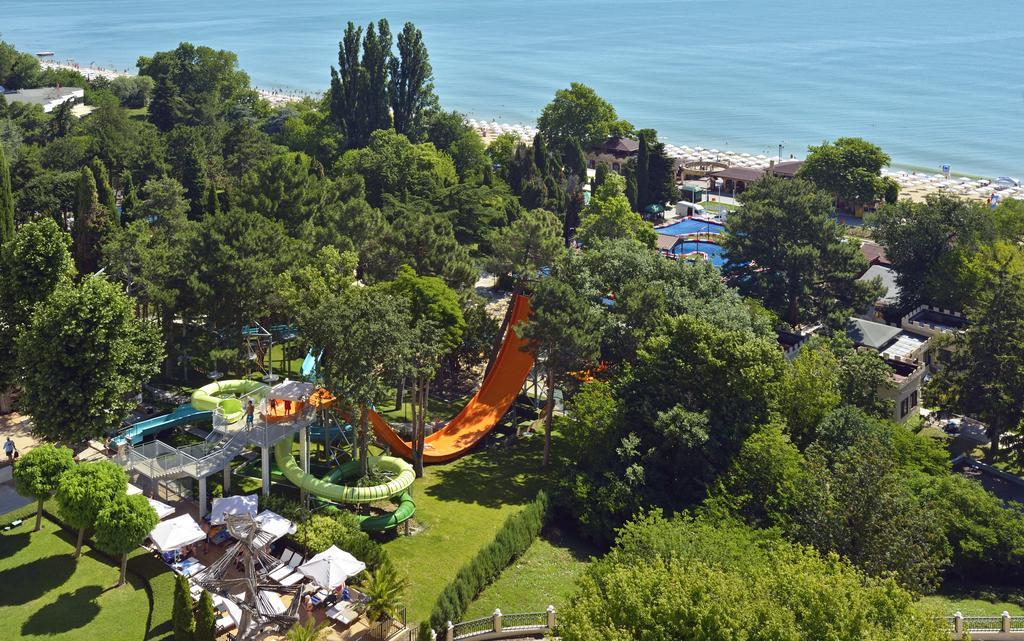 Melia Grand Hermitage All Inclusive Aranyhomok Kültér fotó Aerial view of the park