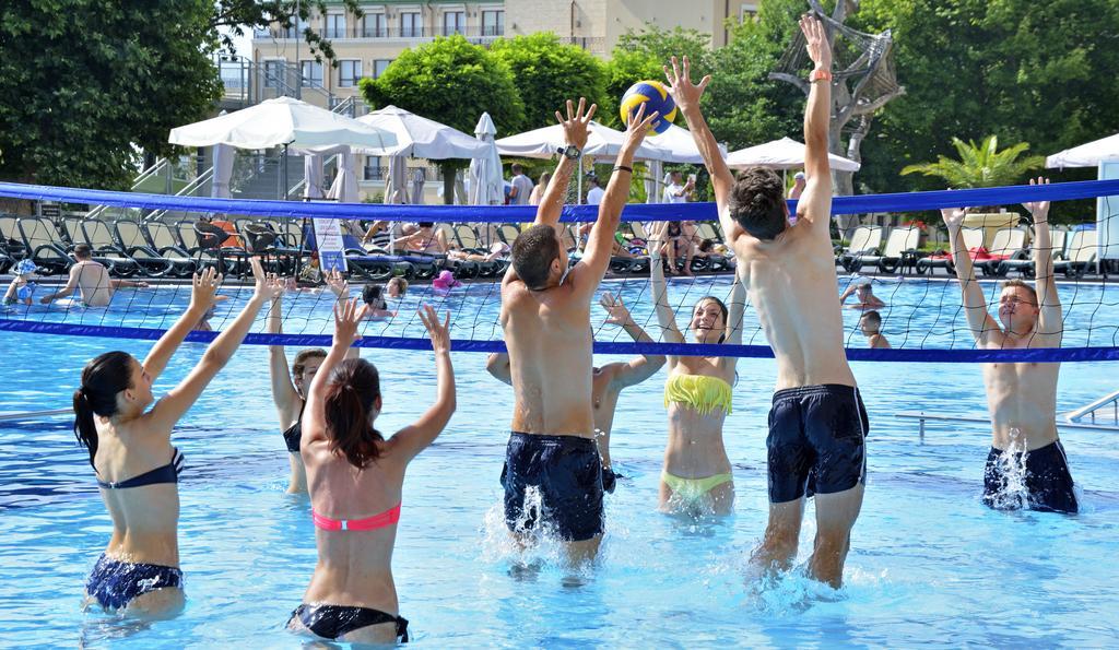 Melia Grand Hermitage All Inclusive Aranyhomok Kültér fotó Water volleyball