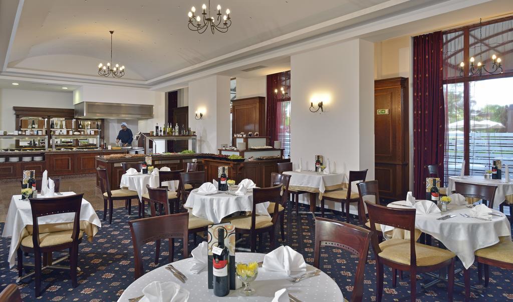 Melia Grand Hermitage All Inclusive Aranyhomok Kültér fotó The restaurant