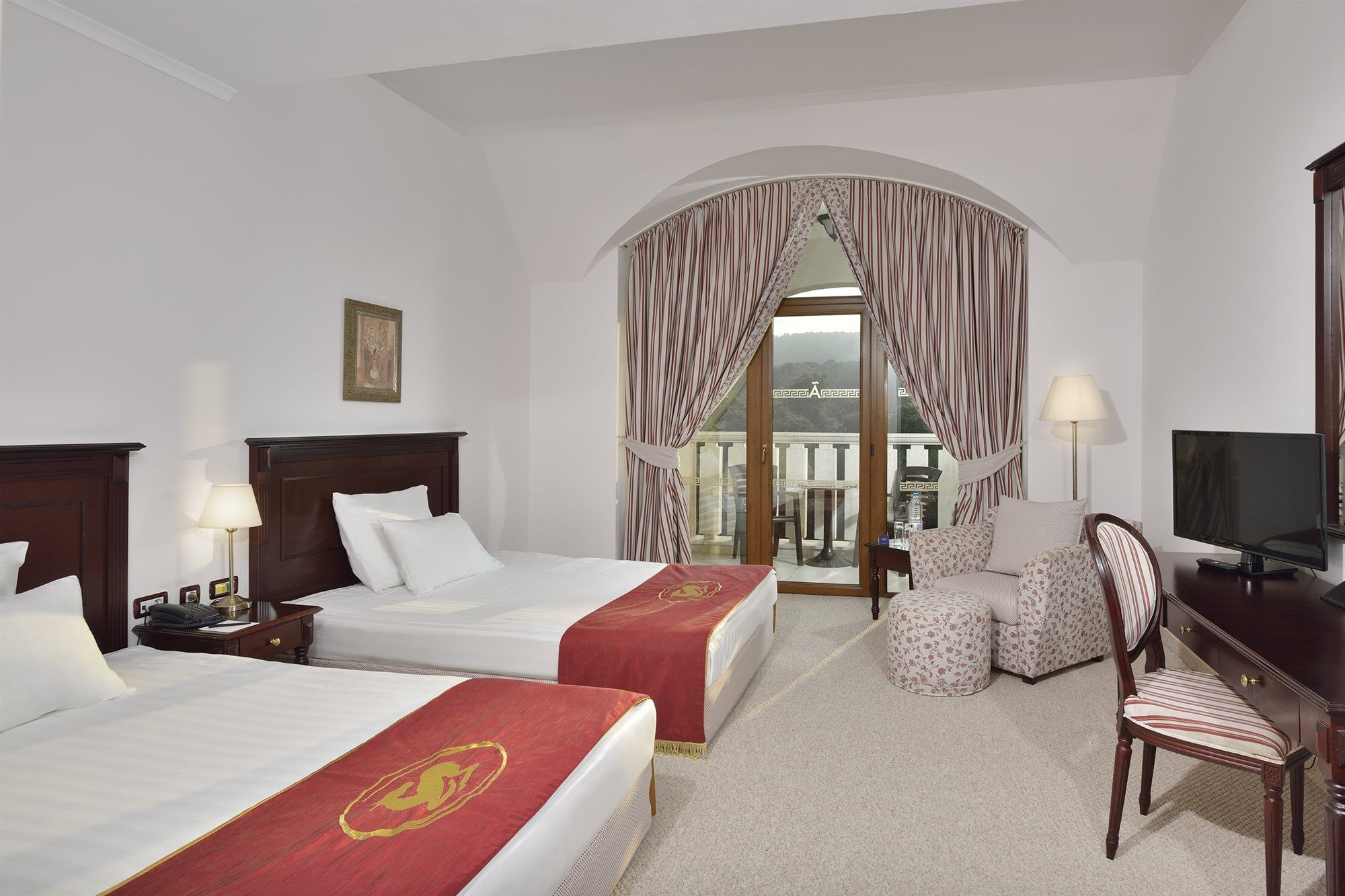 Melia Grand Hermitage All Inclusive Aranyhomok Kültér fotó A room at the hotel