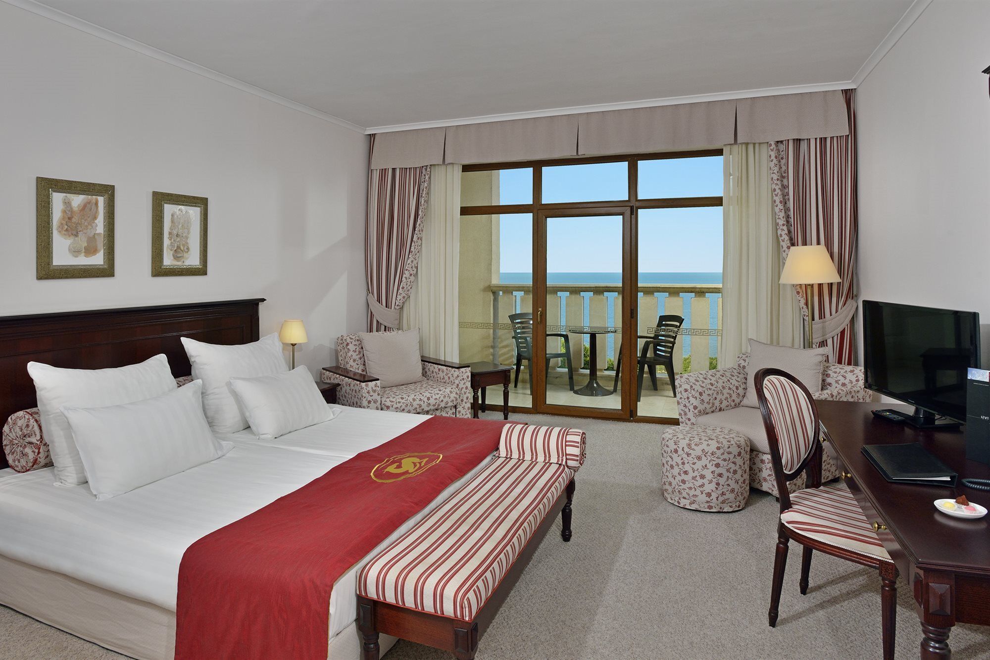 Melia Grand Hermitage All Inclusive Aranyhomok Kültér fotó A room at the hotel
